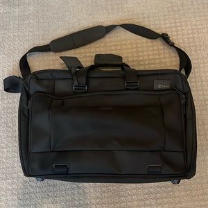 Tumi tech garment bag - used only a couple of times and in great shape